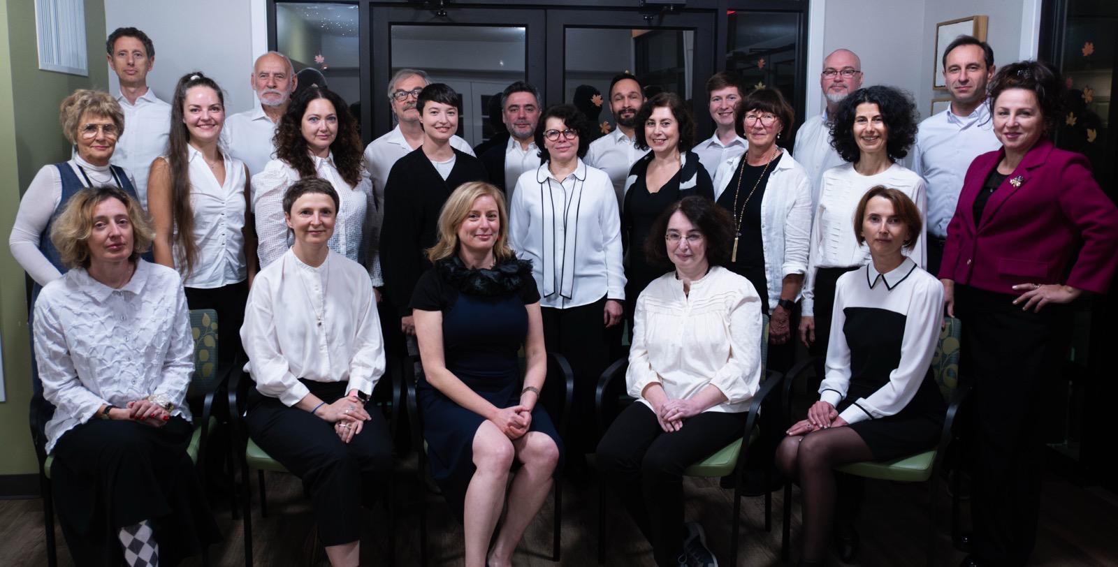 Carpe Diem Chorus formal group photo alternative view